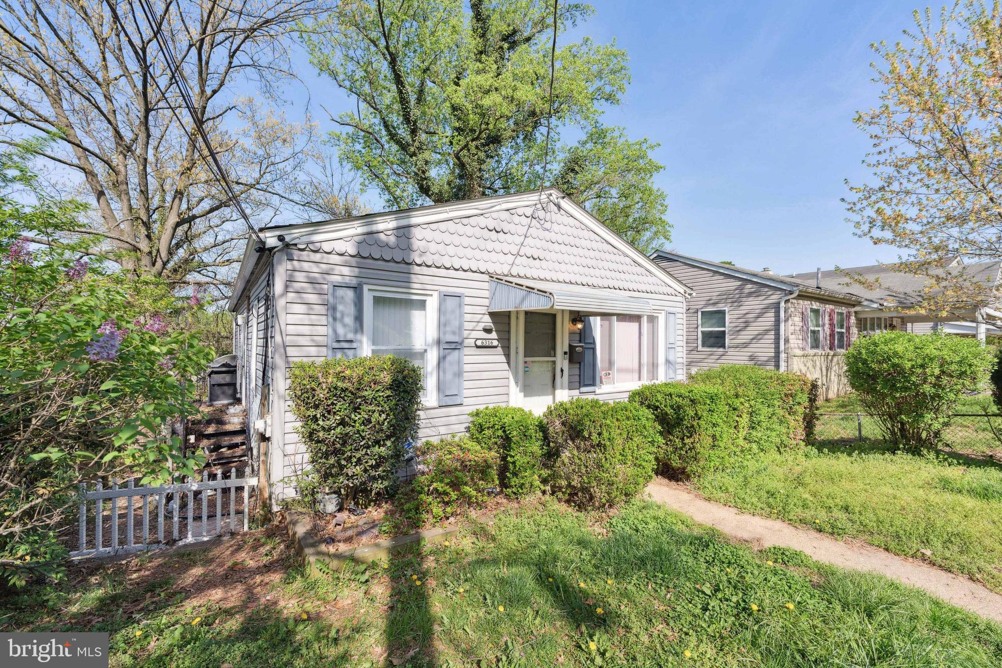 EAST RIVERDALE - Residential