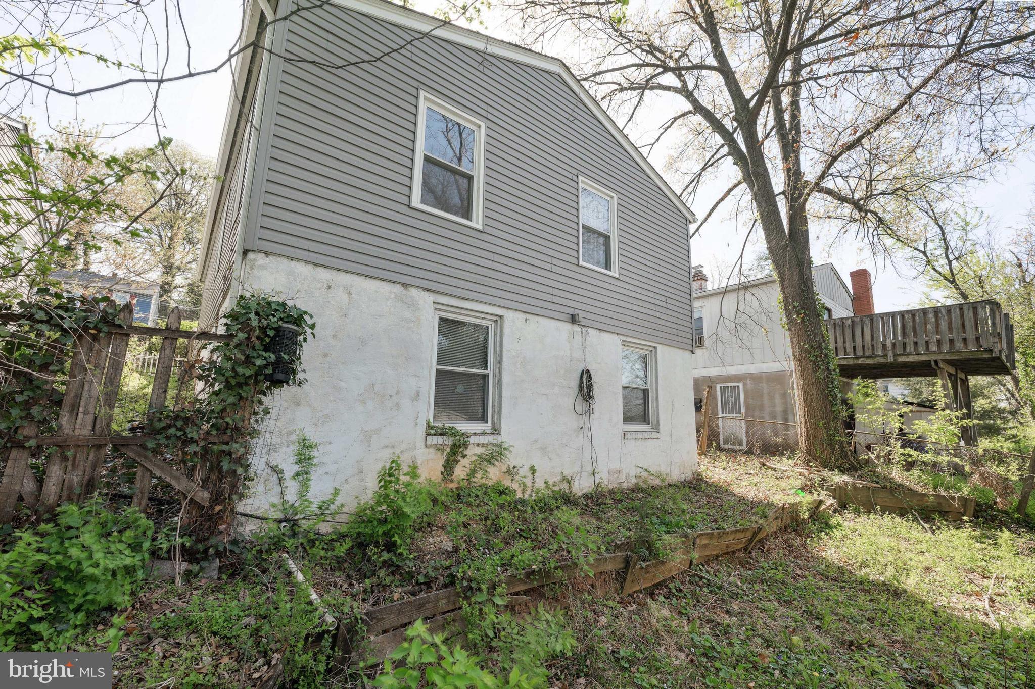 EAST RIVERDALE - Residential