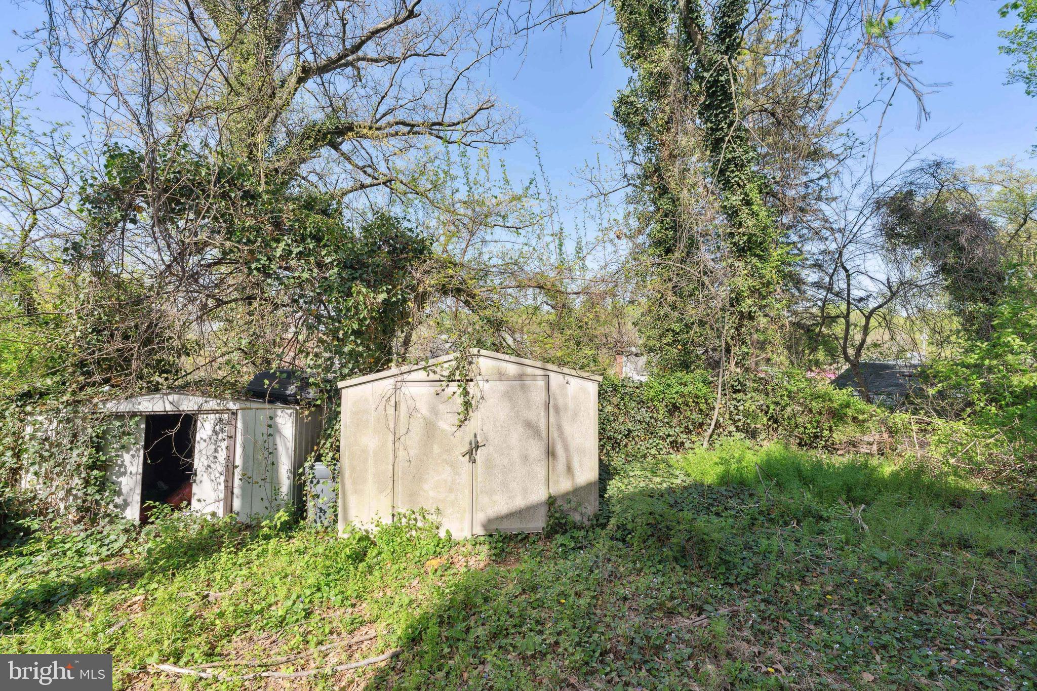 EAST RIVERDALE - Residential