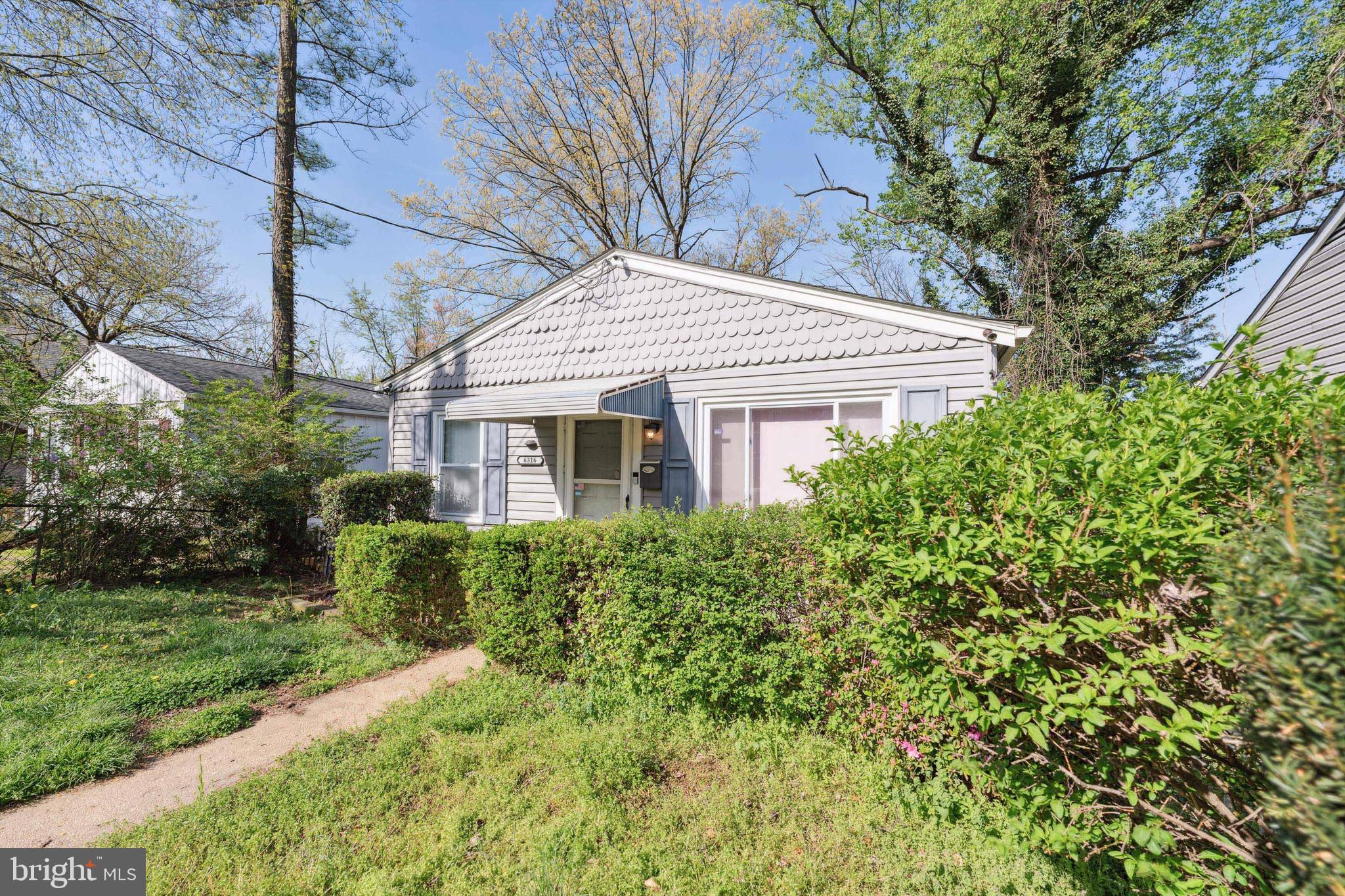 EAST RIVERDALE - Residential