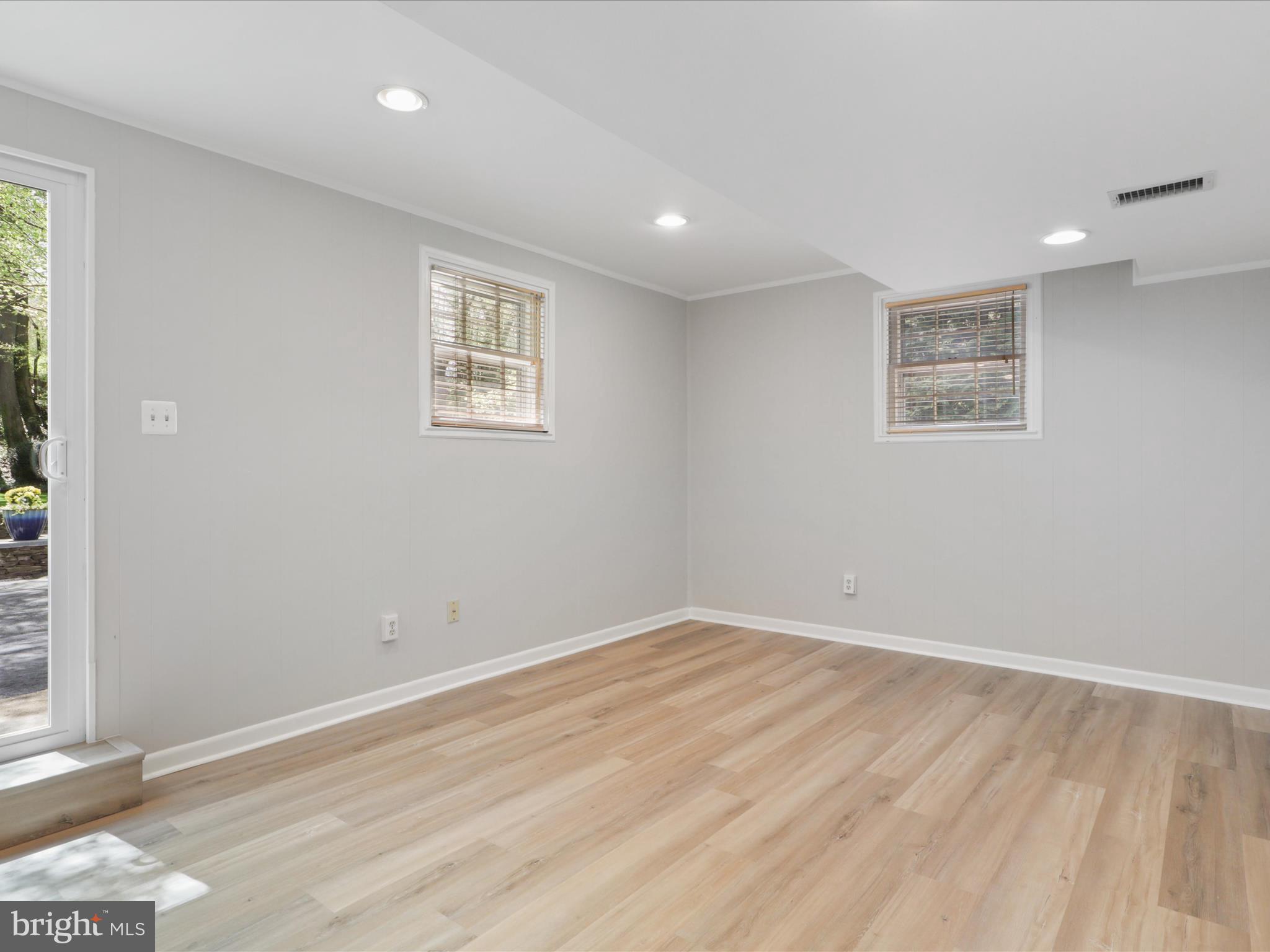 MANTUA HILLS - Residential