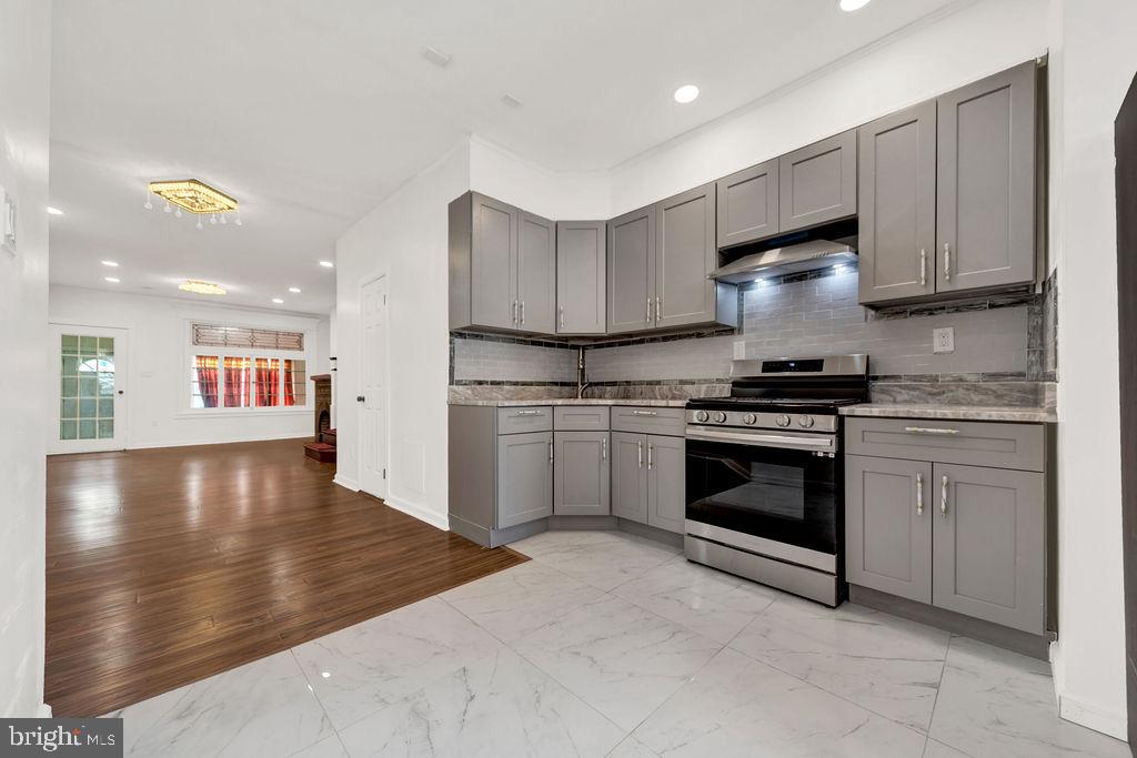 PHILADELPHIA (WEST) - Residential