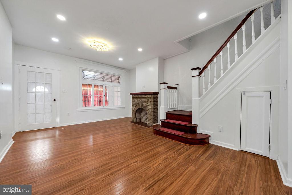 PHILADELPHIA (WEST) - Residential