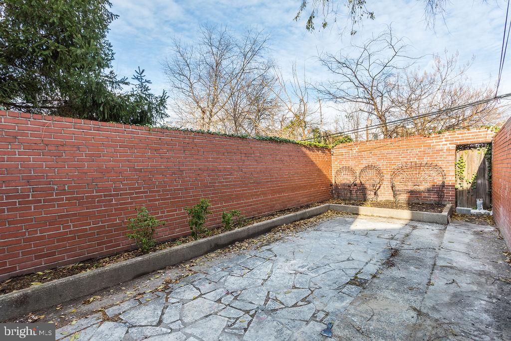 PHILADELPHIA (WEST) - Residential