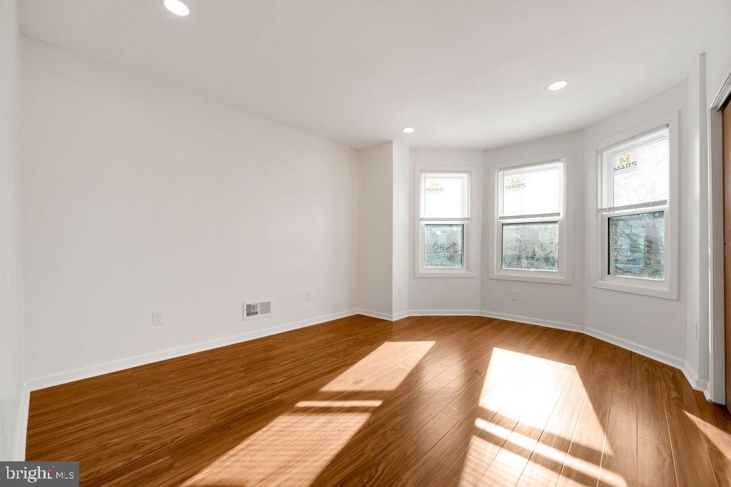 PHILADELPHIA (WEST) - Residential