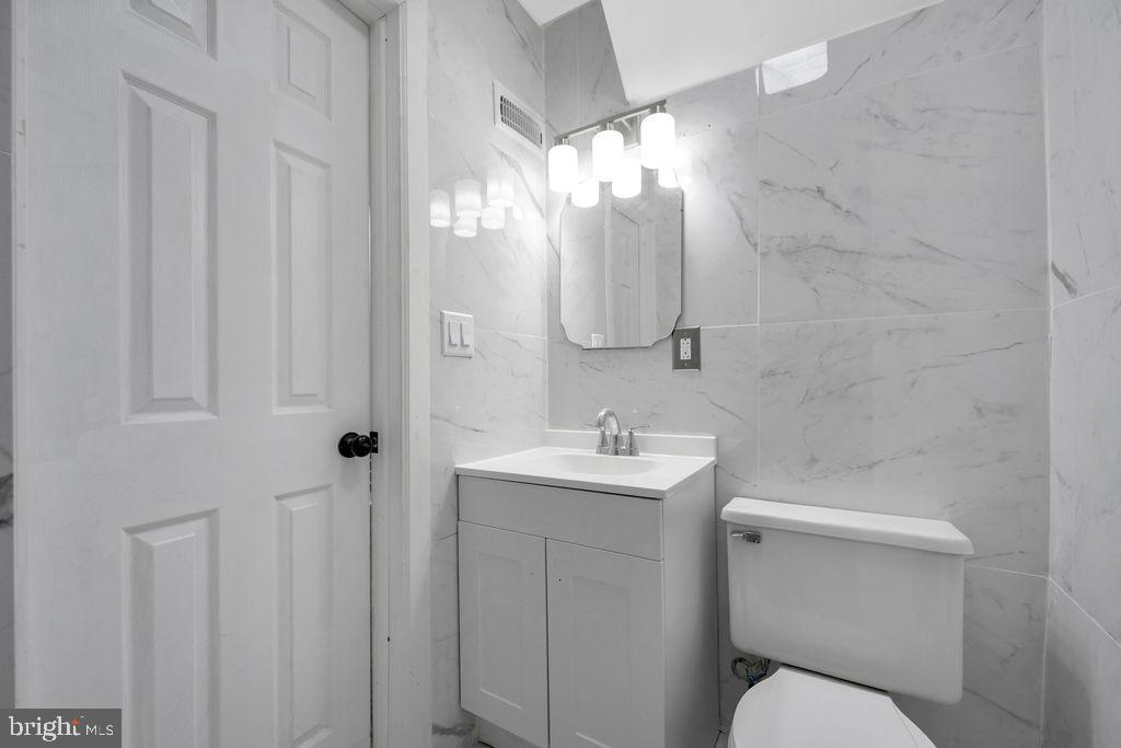 PHILADELPHIA (WEST) - Residential