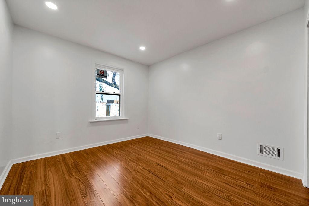 PHILADELPHIA (WEST) - Residential