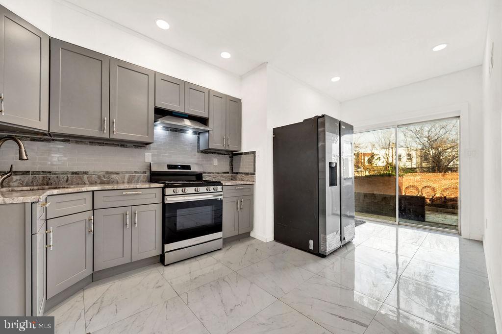 PHILADELPHIA (WEST) - Residential