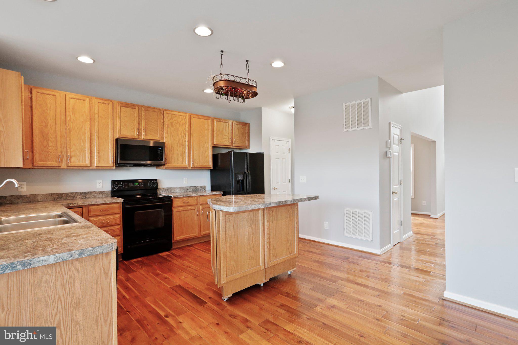 APPLE KNOLLS - Residential