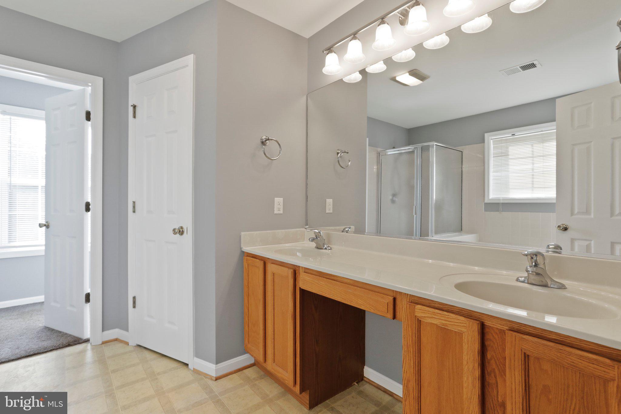 APPLE KNOLLS - Residential