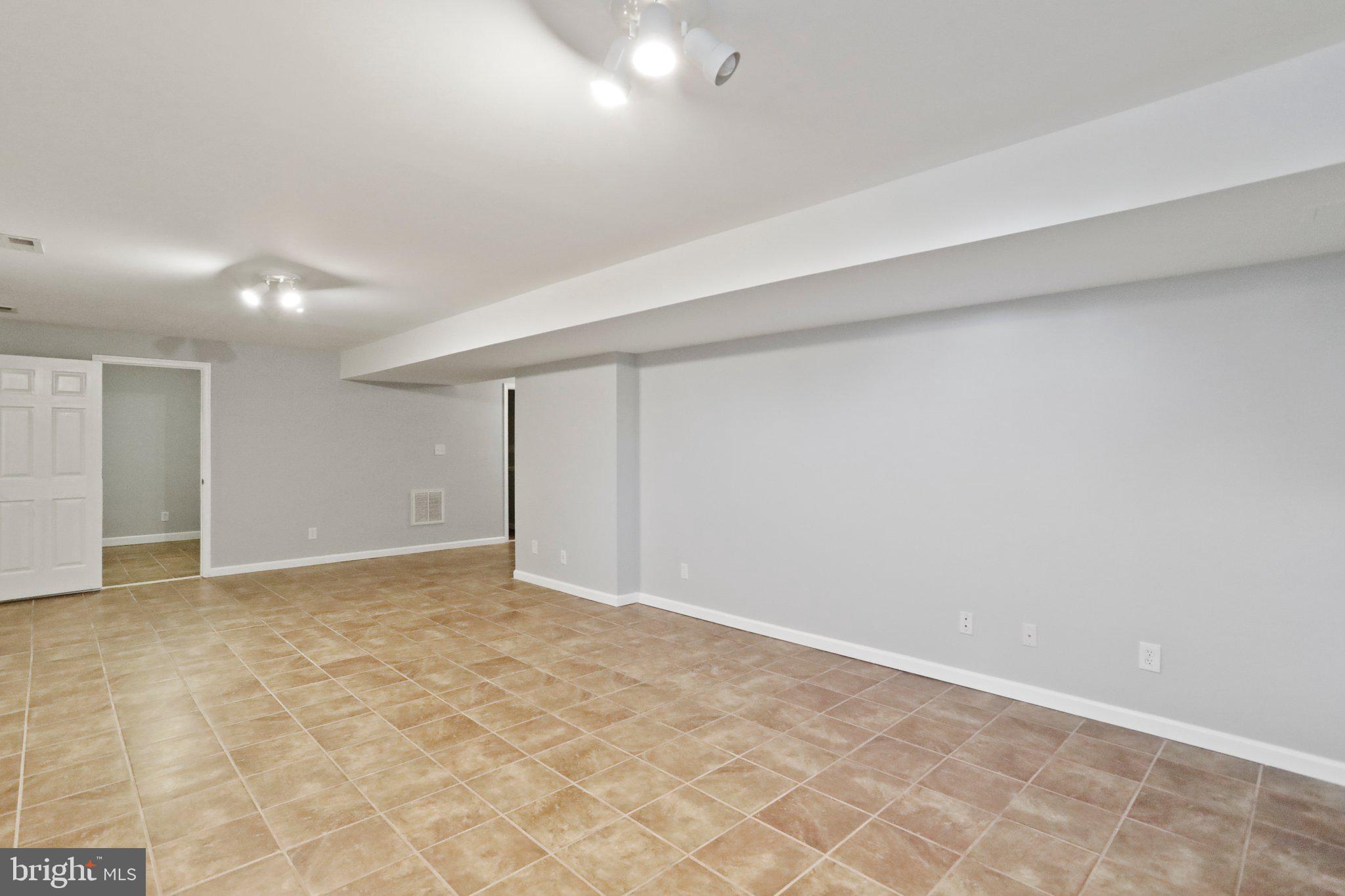 APPLE KNOLLS - Residential