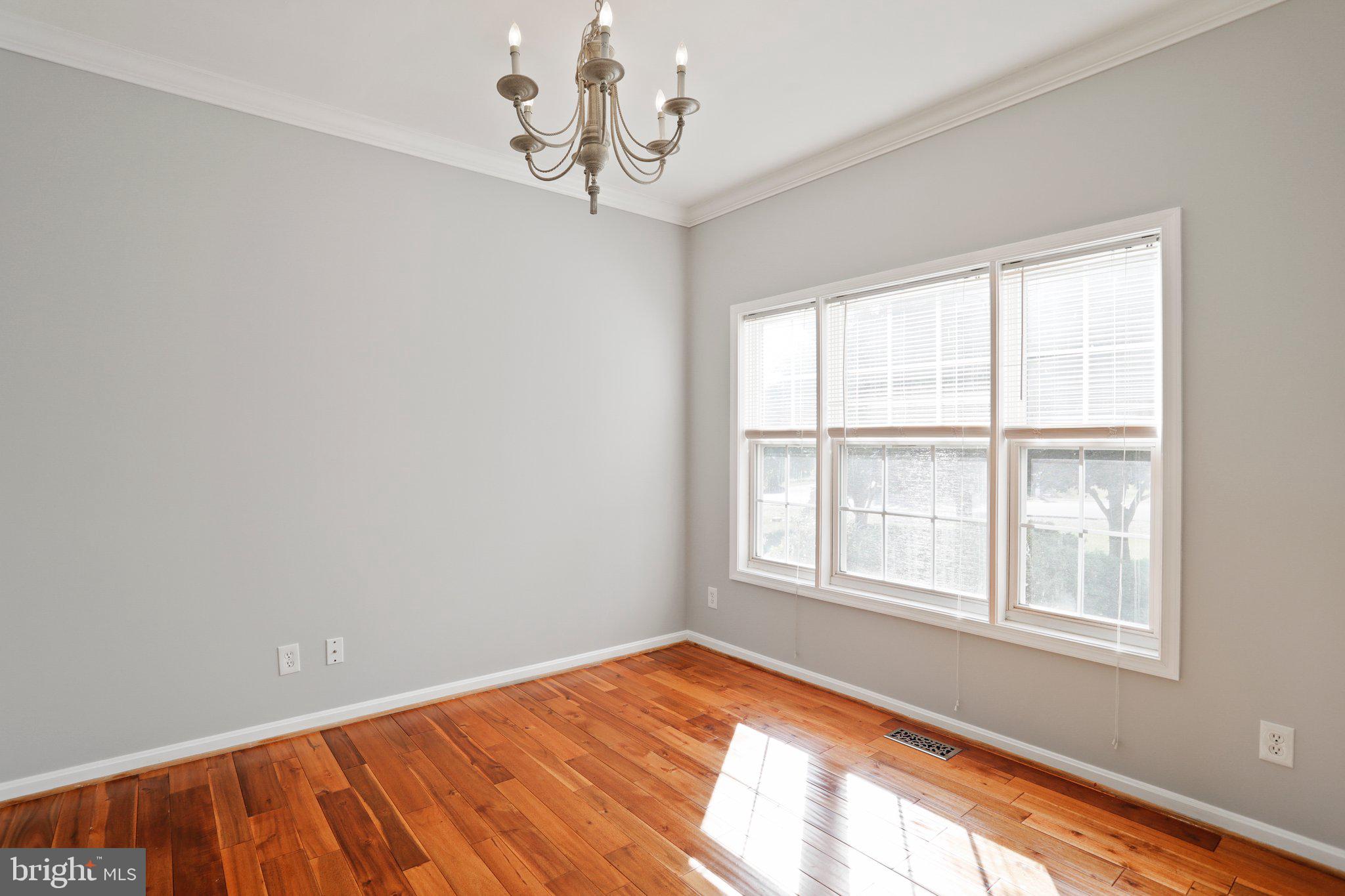 APPLE KNOLLS - Residential