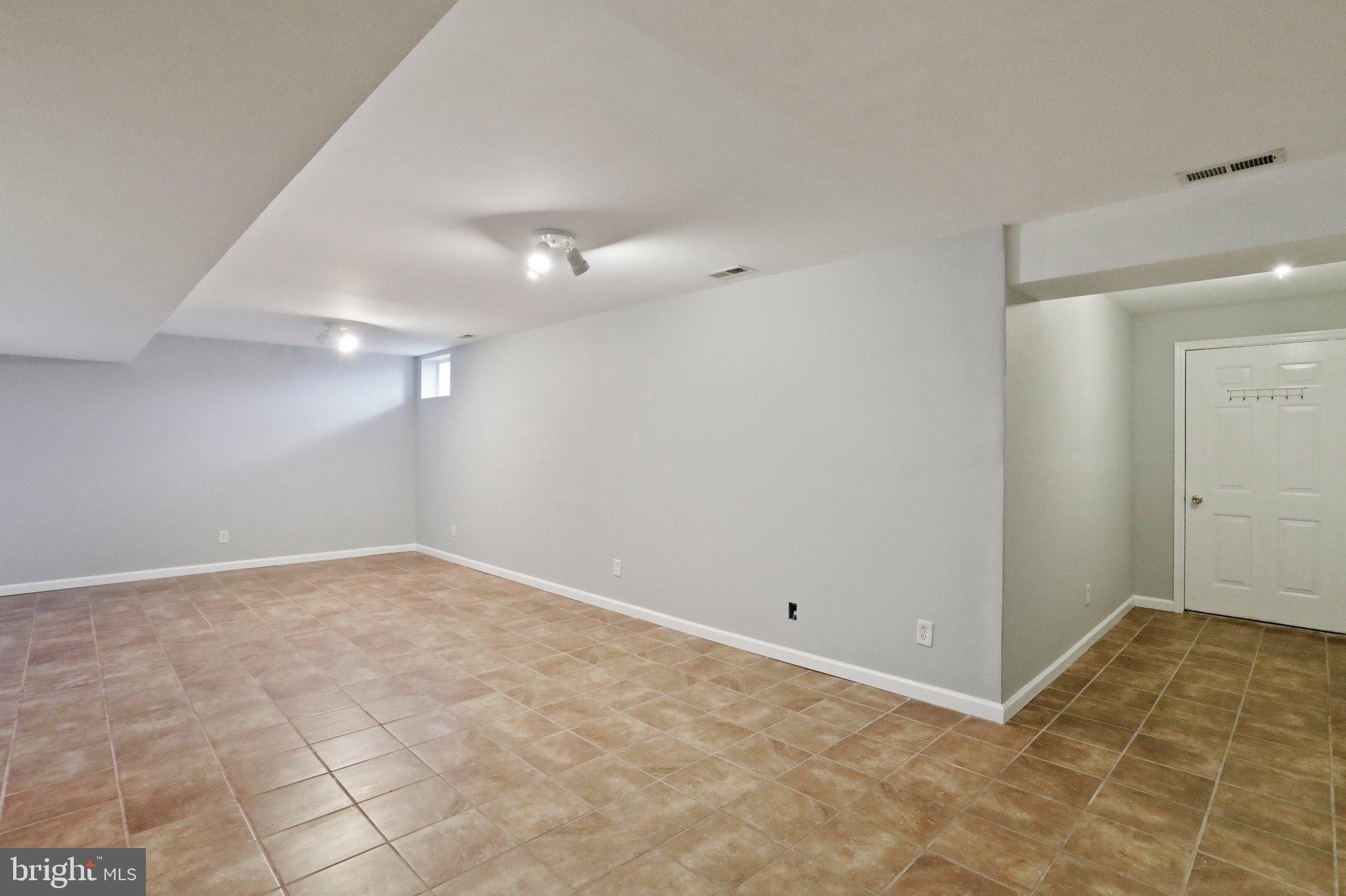 APPLE KNOLLS - Residential