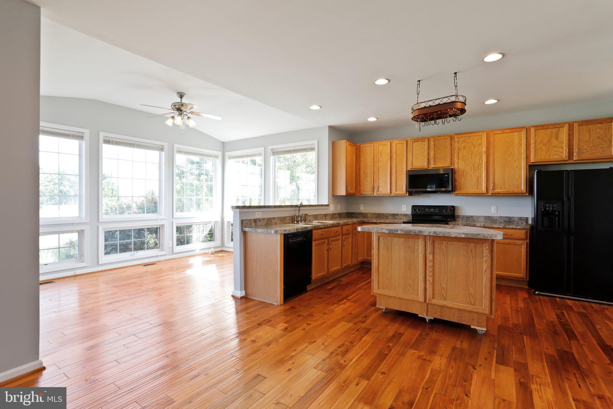 APPLE KNOLLS - Residential