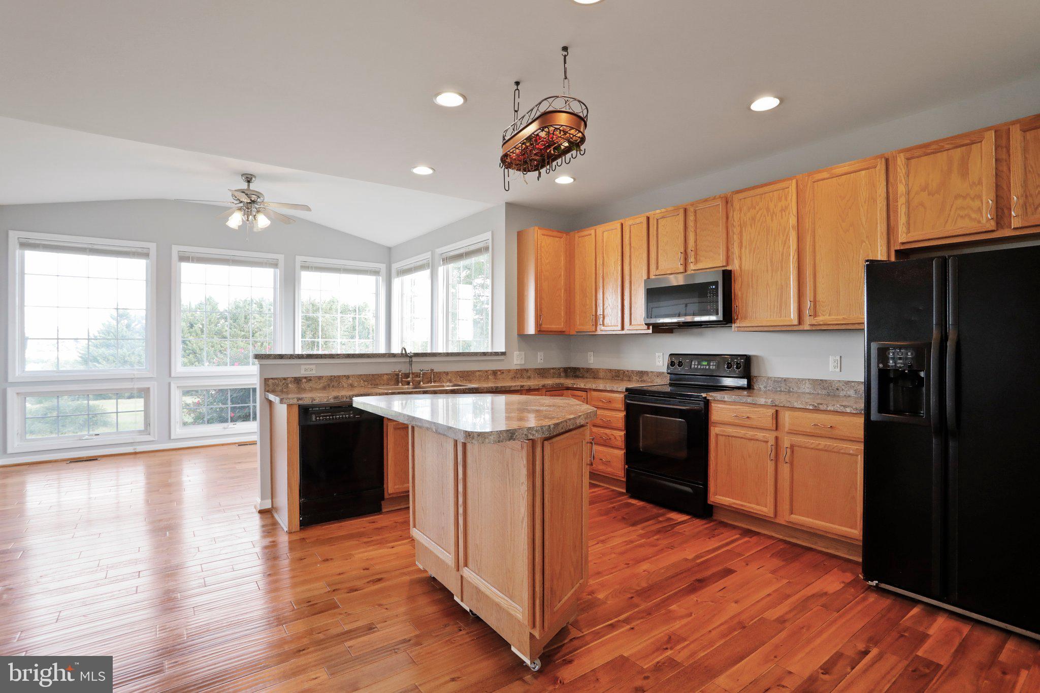 APPLE KNOLLS - Residential