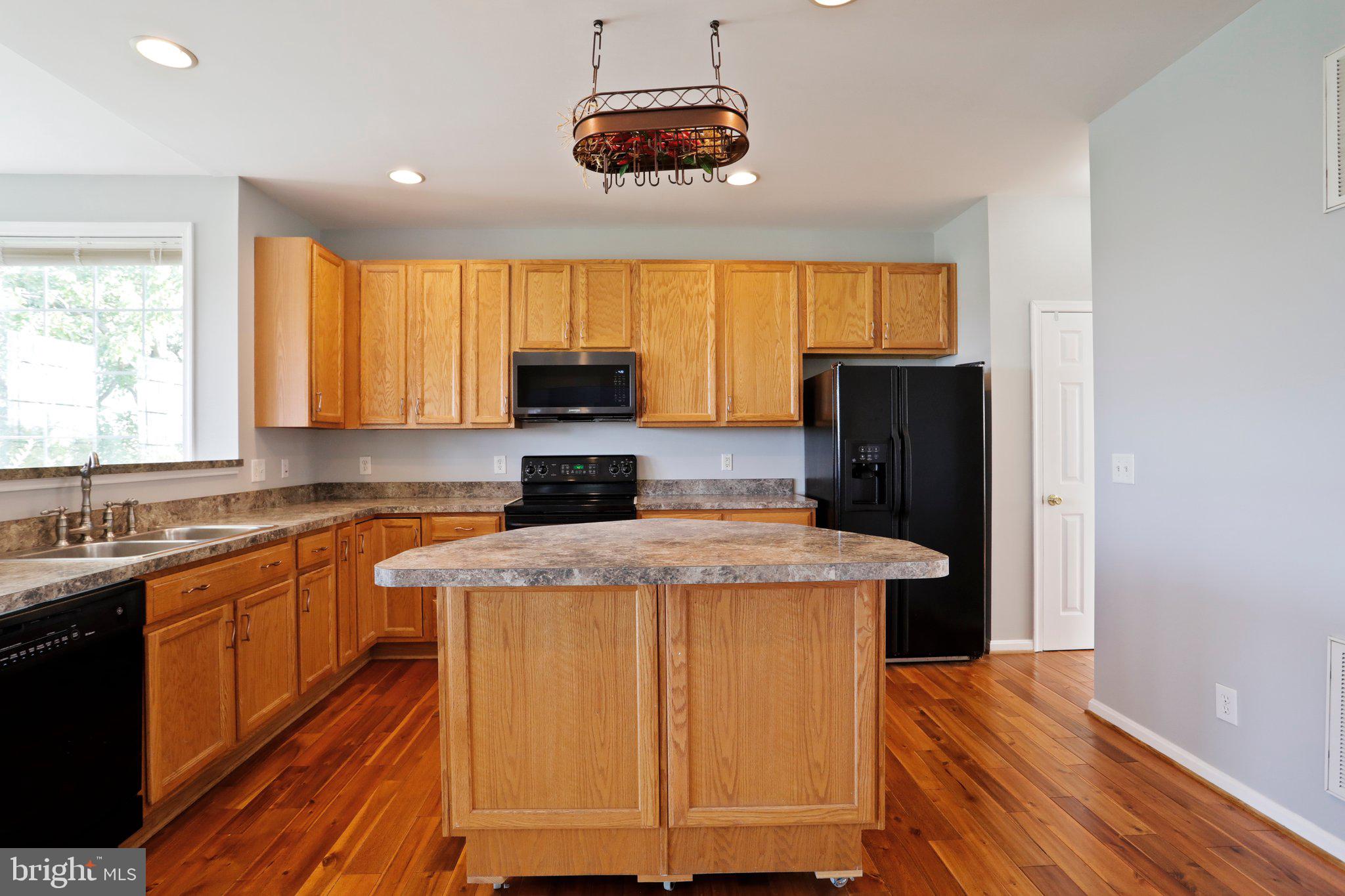 APPLE KNOLLS - Residential