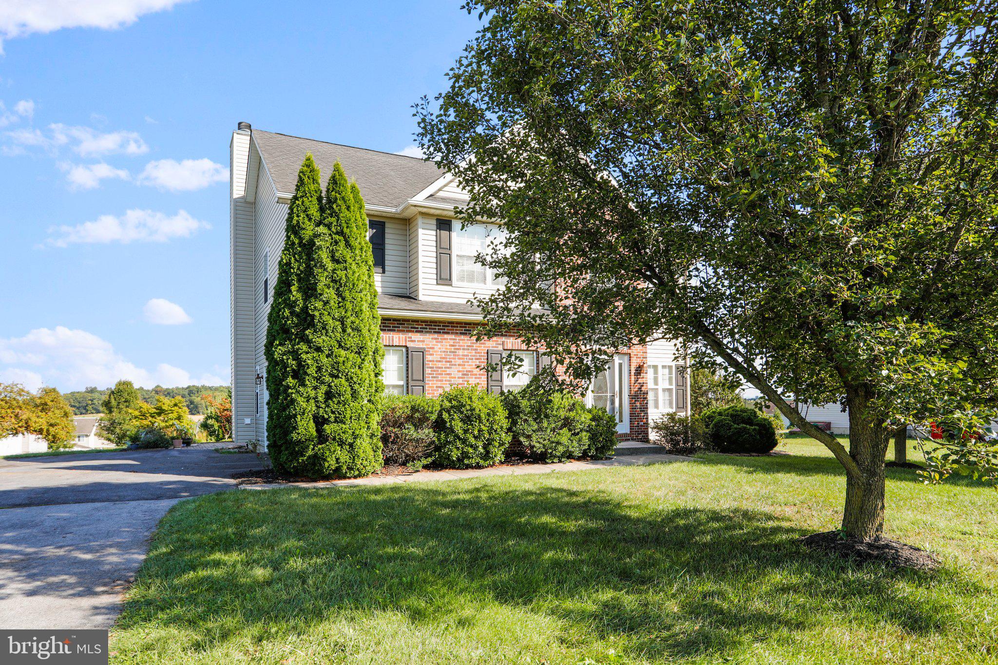 APPLE KNOLLS - Residential