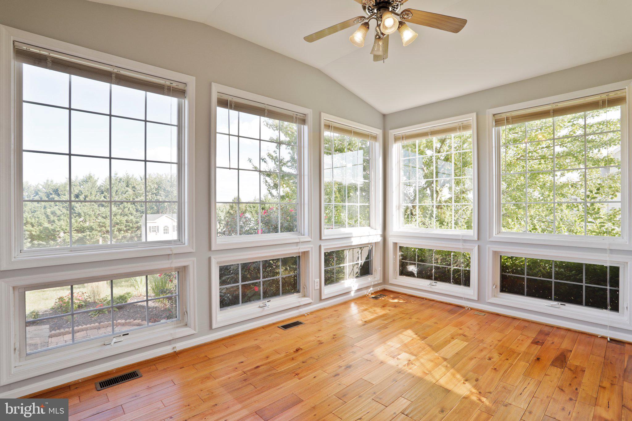 APPLE KNOLLS - Residential