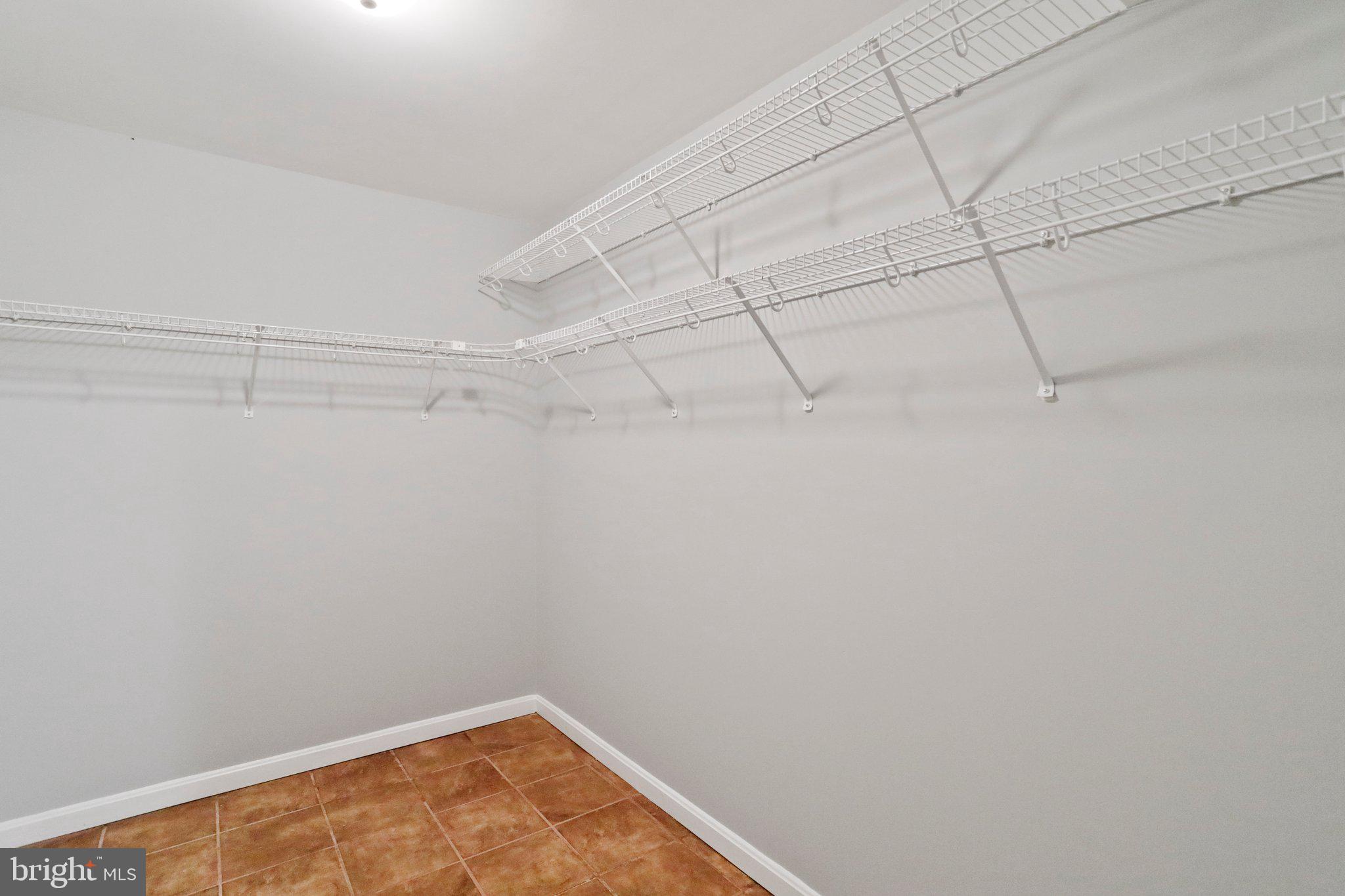 APPLE KNOLLS - Residential