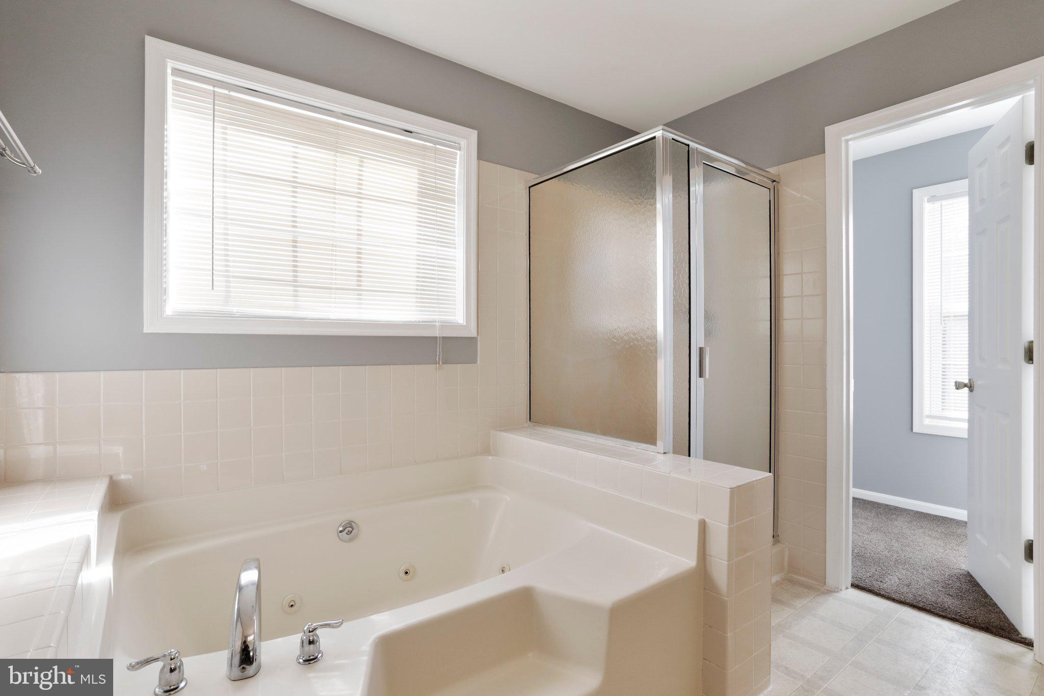 APPLE KNOLLS - Residential