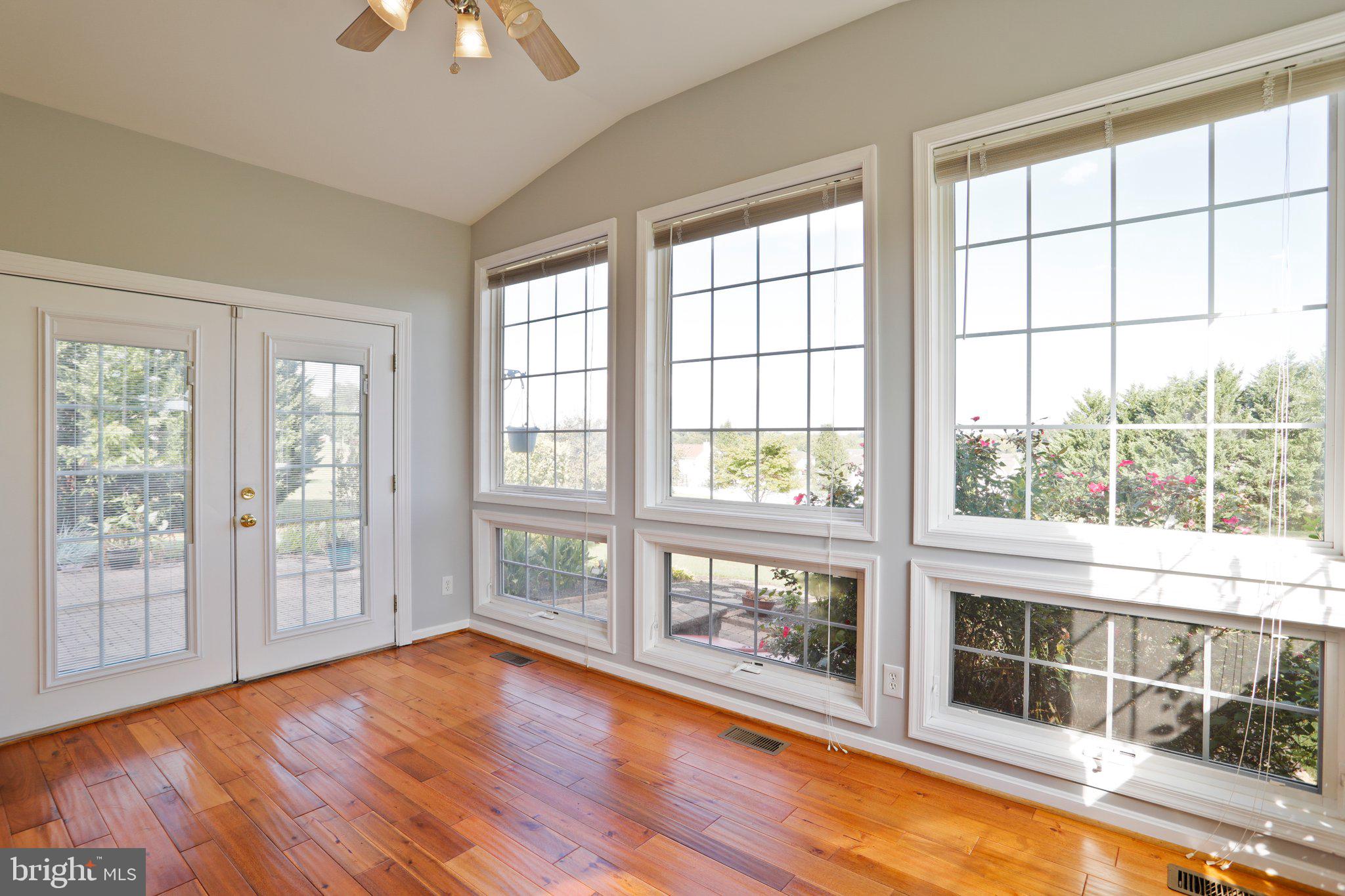 APPLE KNOLLS - Residential