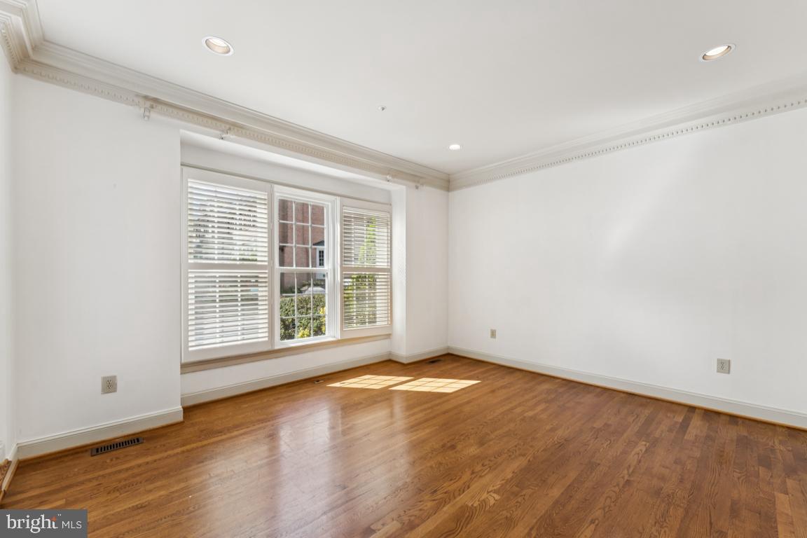 ALTA VISTA - Residential Lease