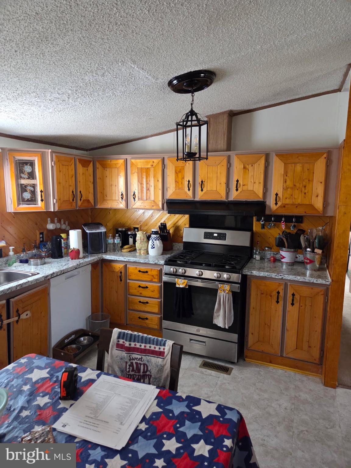 NORTHVIEW MANOR - Residential