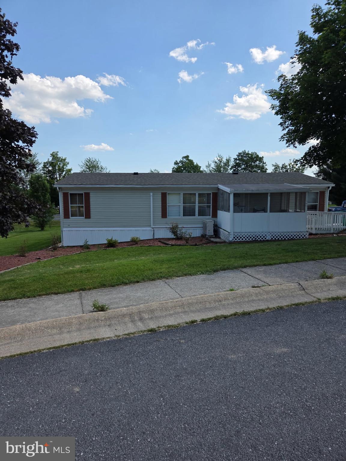 NORTHVIEW MANOR - Residential