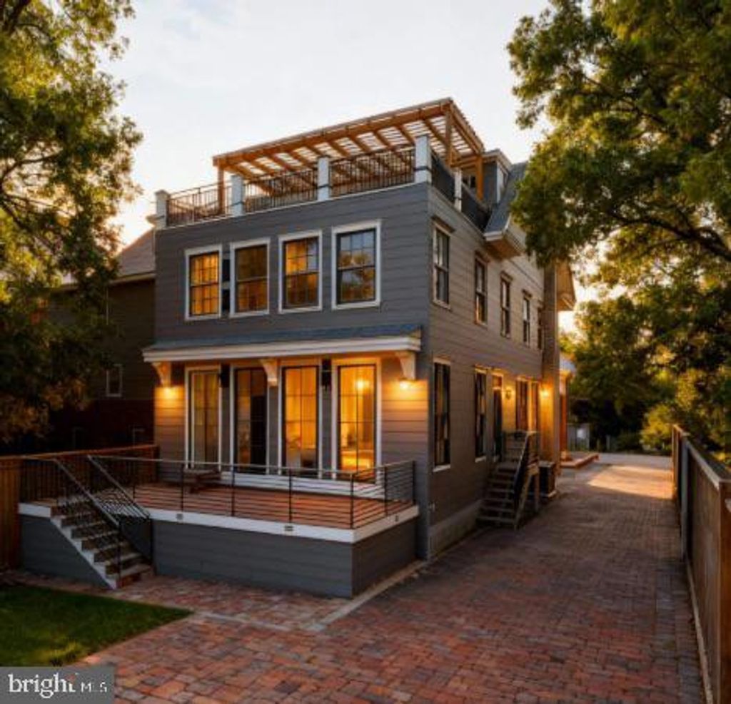 Photo of 3107 34th Street NW, WASHINGTON, DC 20008 (MLS # DCDC2226518)