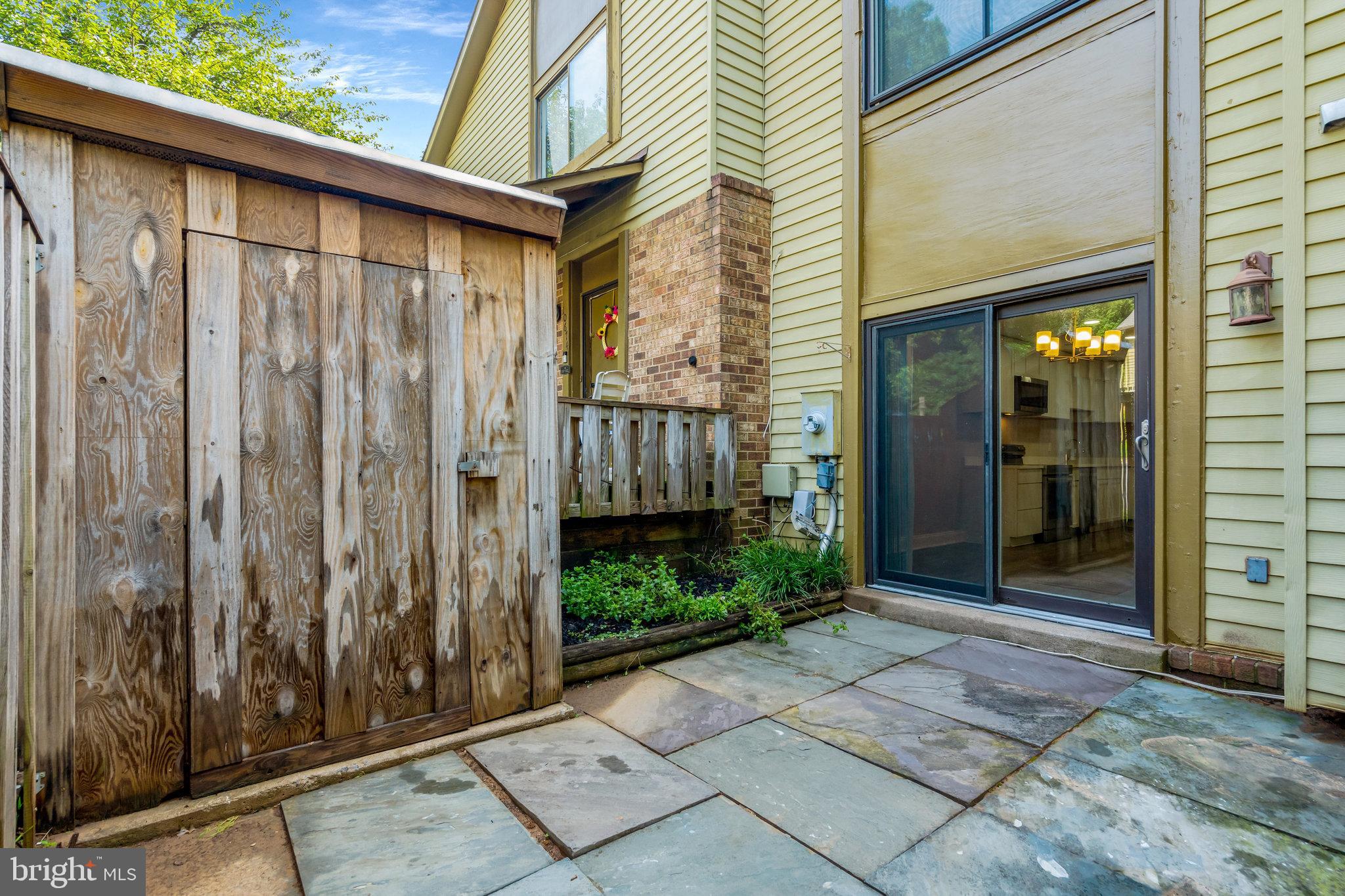 10676 MYRTLE OAK COURT
