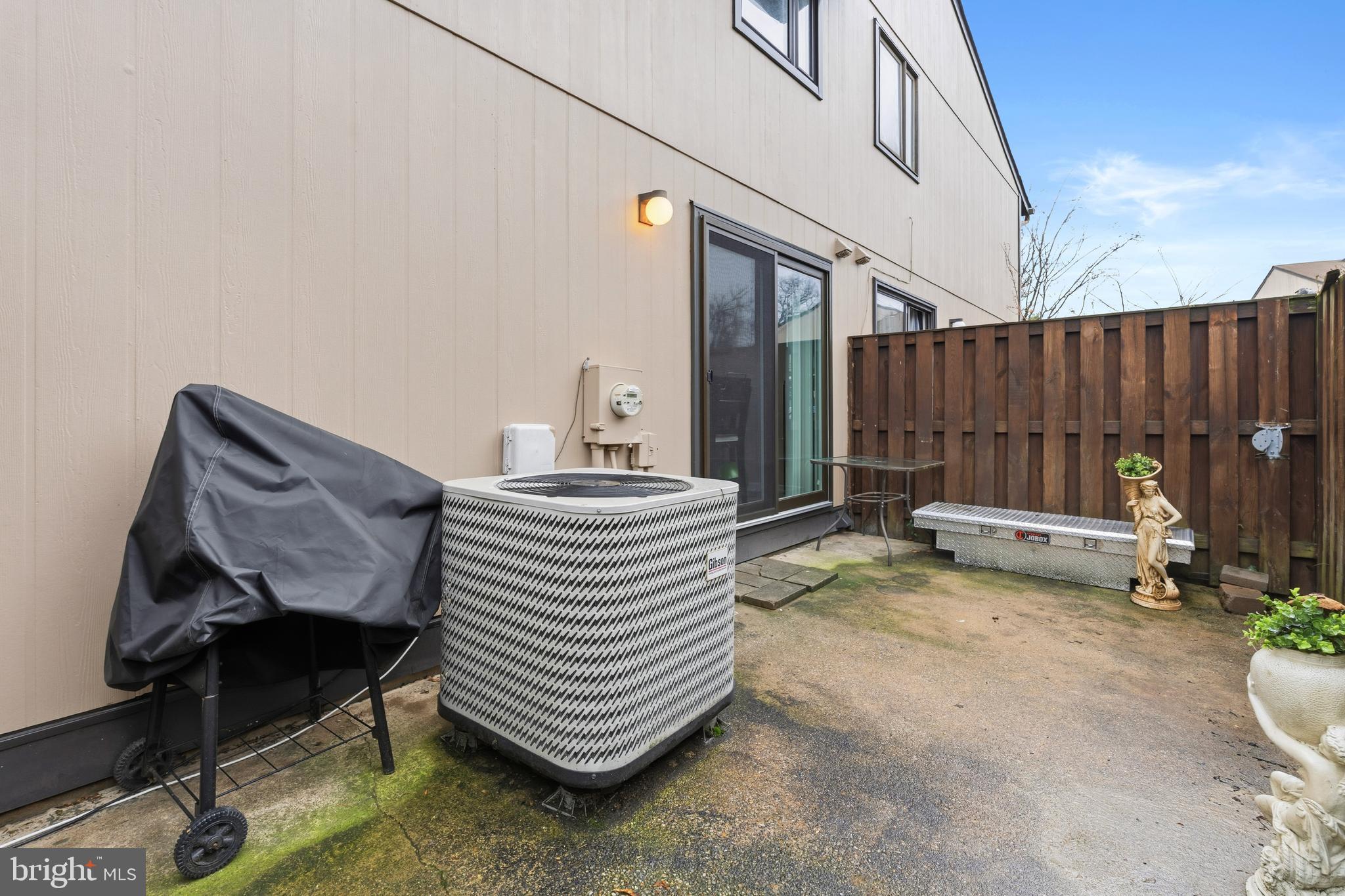 WOODSIDE SQUARE - Residential