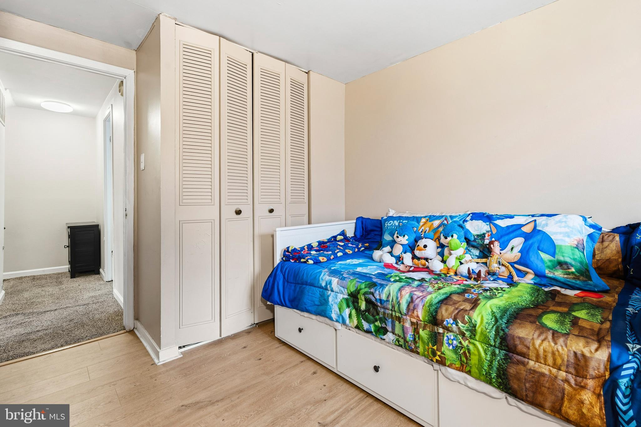 WOODSIDE SQUARE - Residential