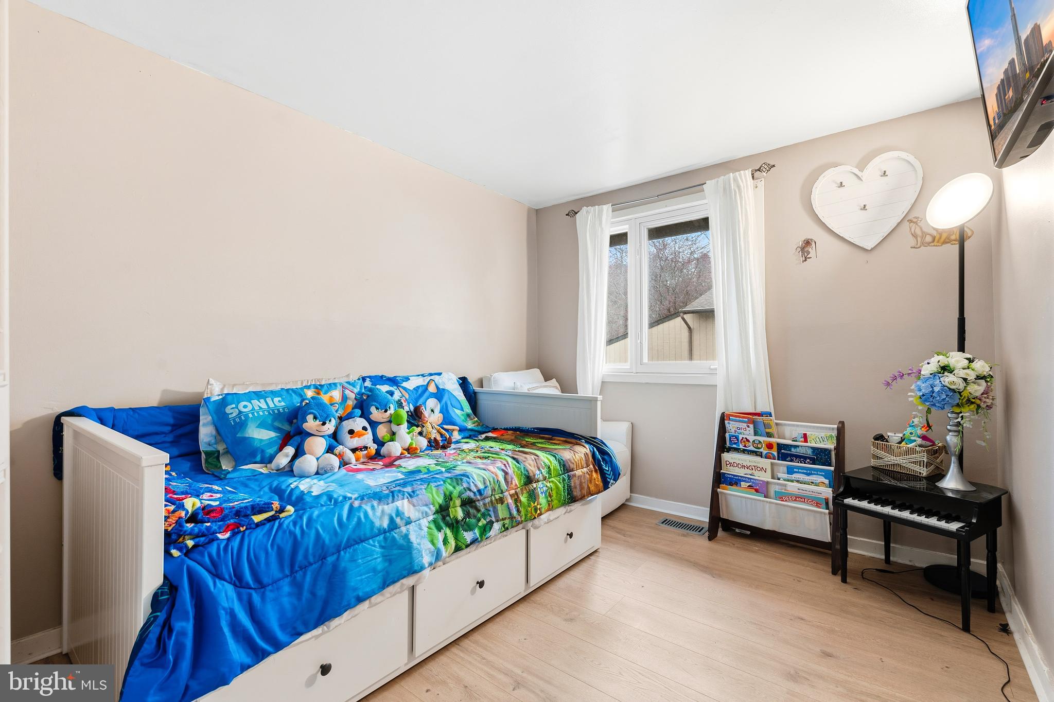 WOODSIDE SQUARE - Residential