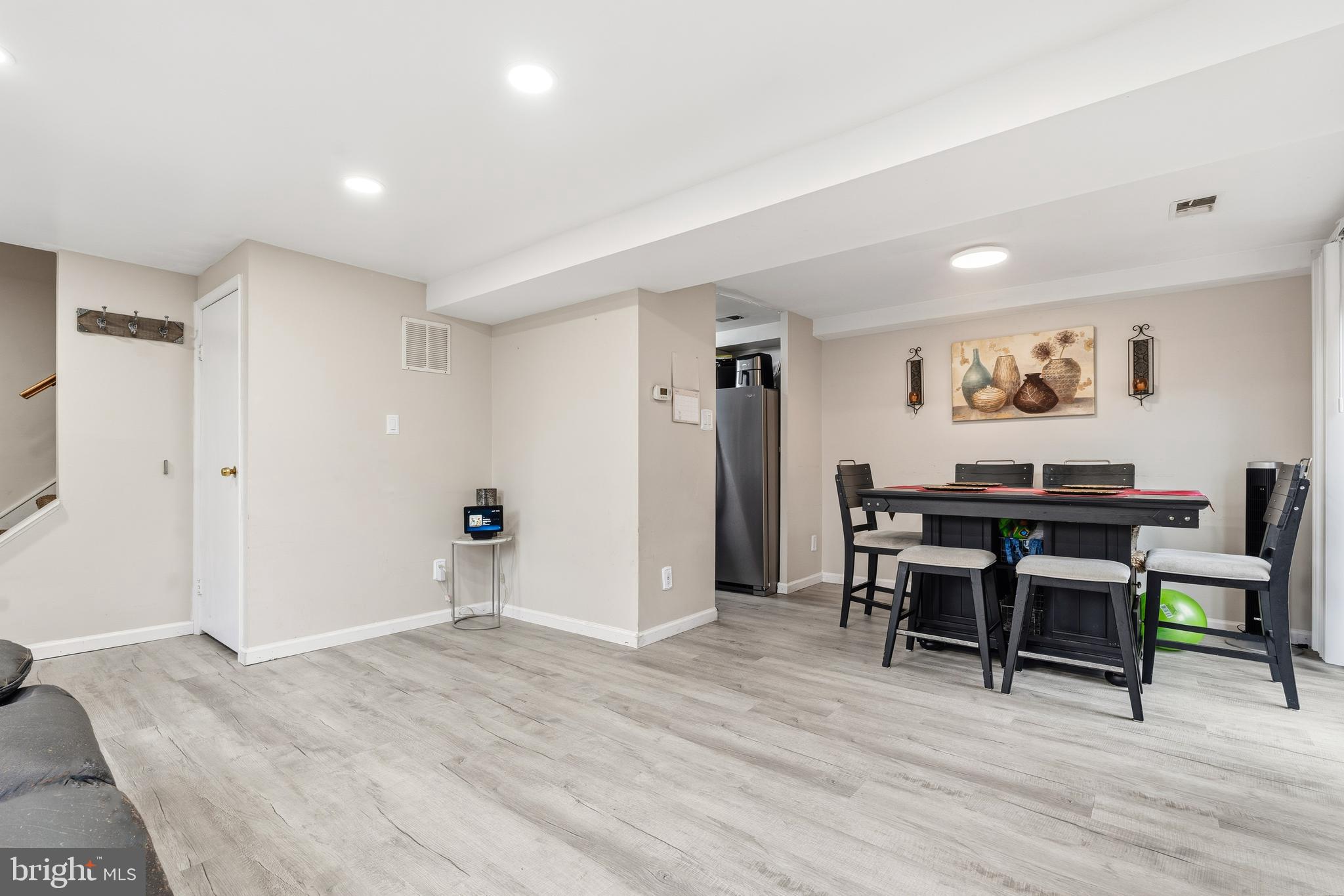 WOODSIDE SQUARE - Residential