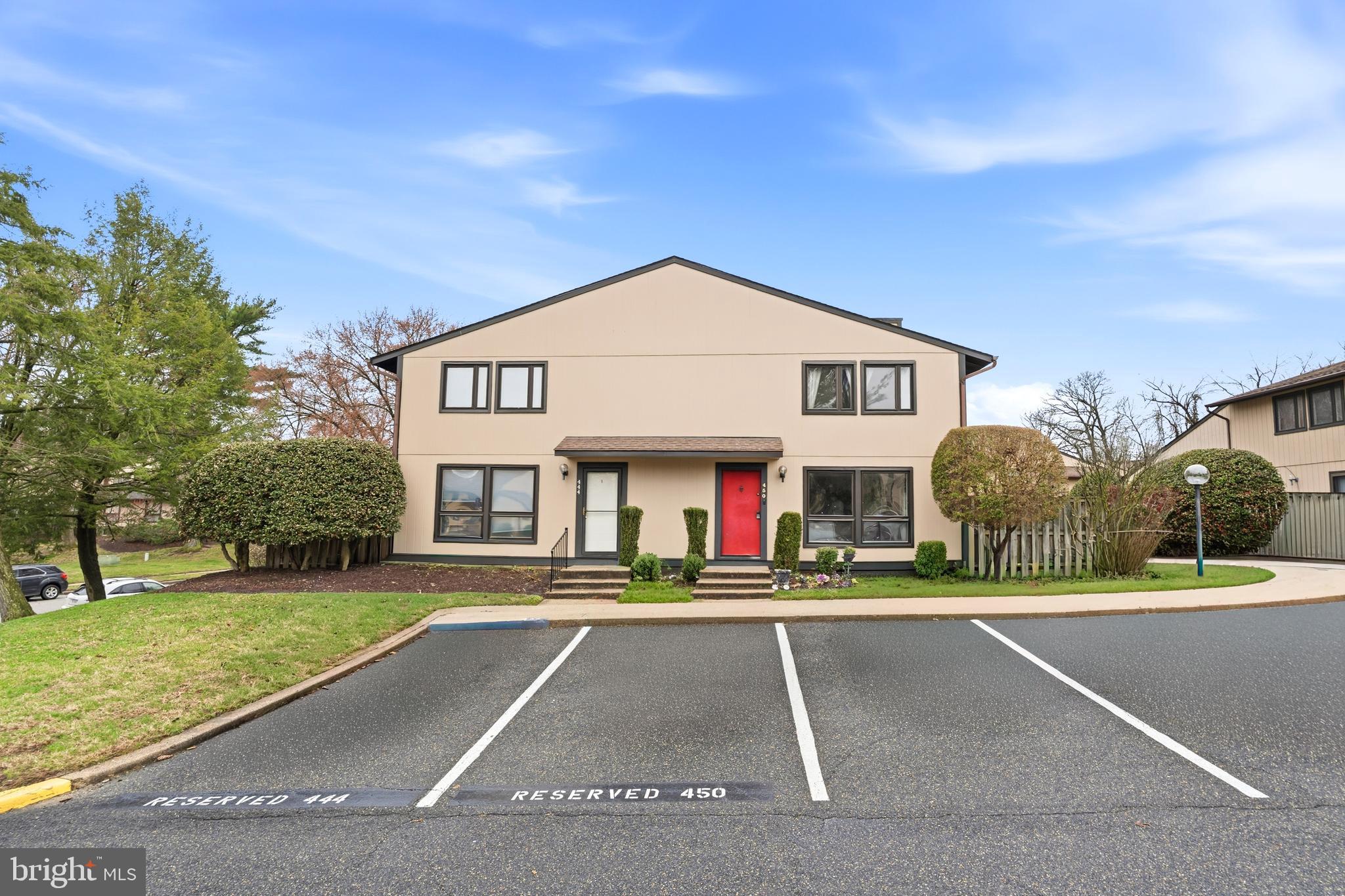 WOODSIDE SQUARE - Residential