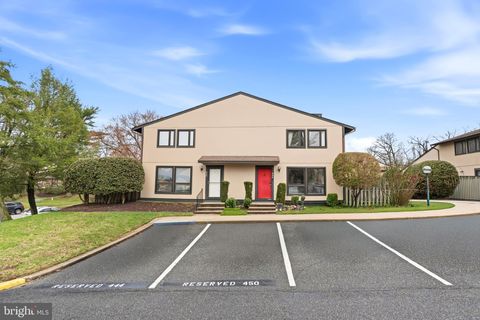 Condo For Sale - 450 West Court #14I<br/> GLEN BURNIE, MD 21061