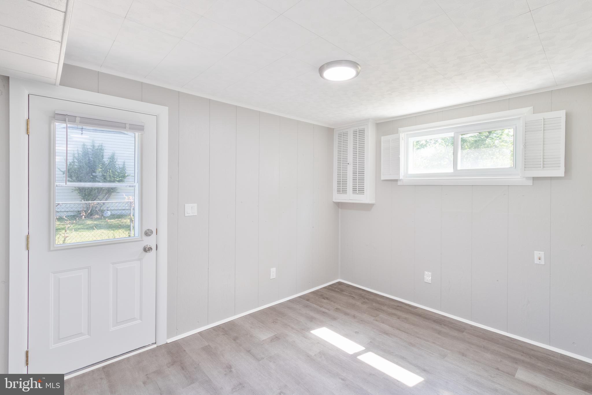 SUNNY RIDGE ESTATES - Residential Lease