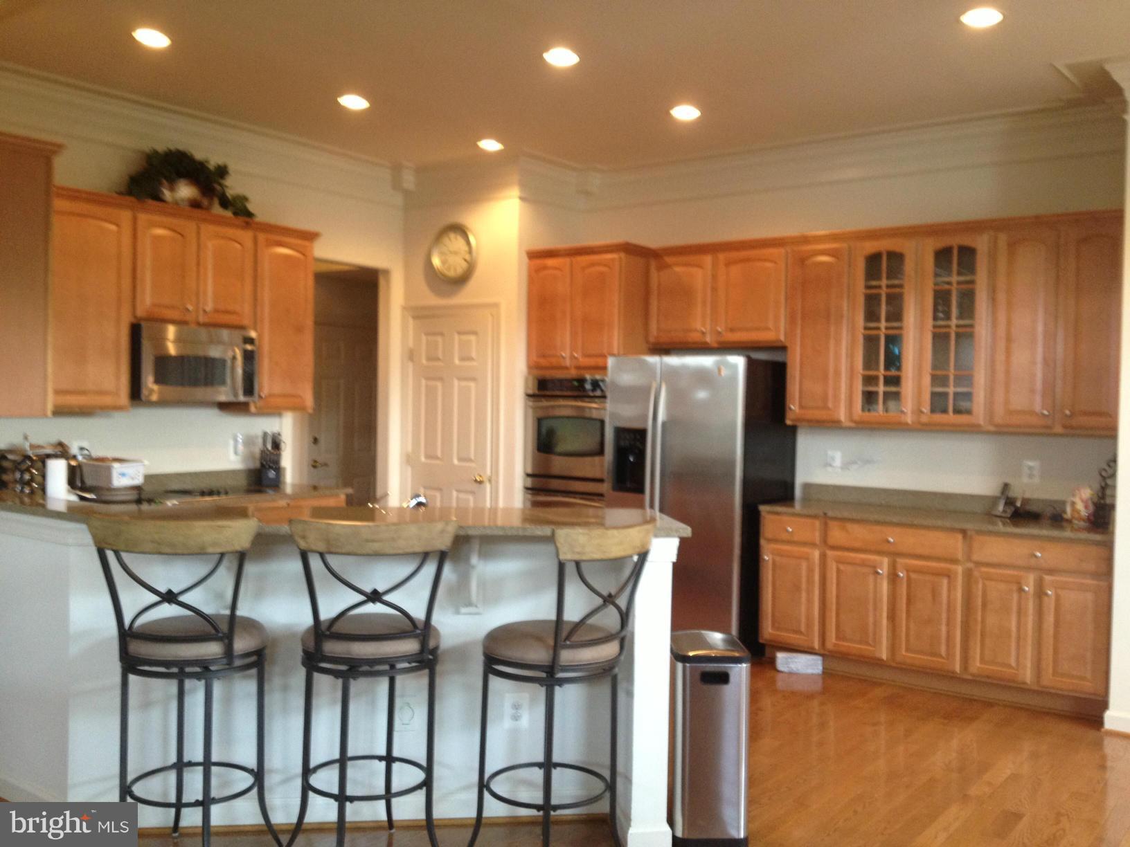 COUNTRY CLUB ESTATES - Residential Lease