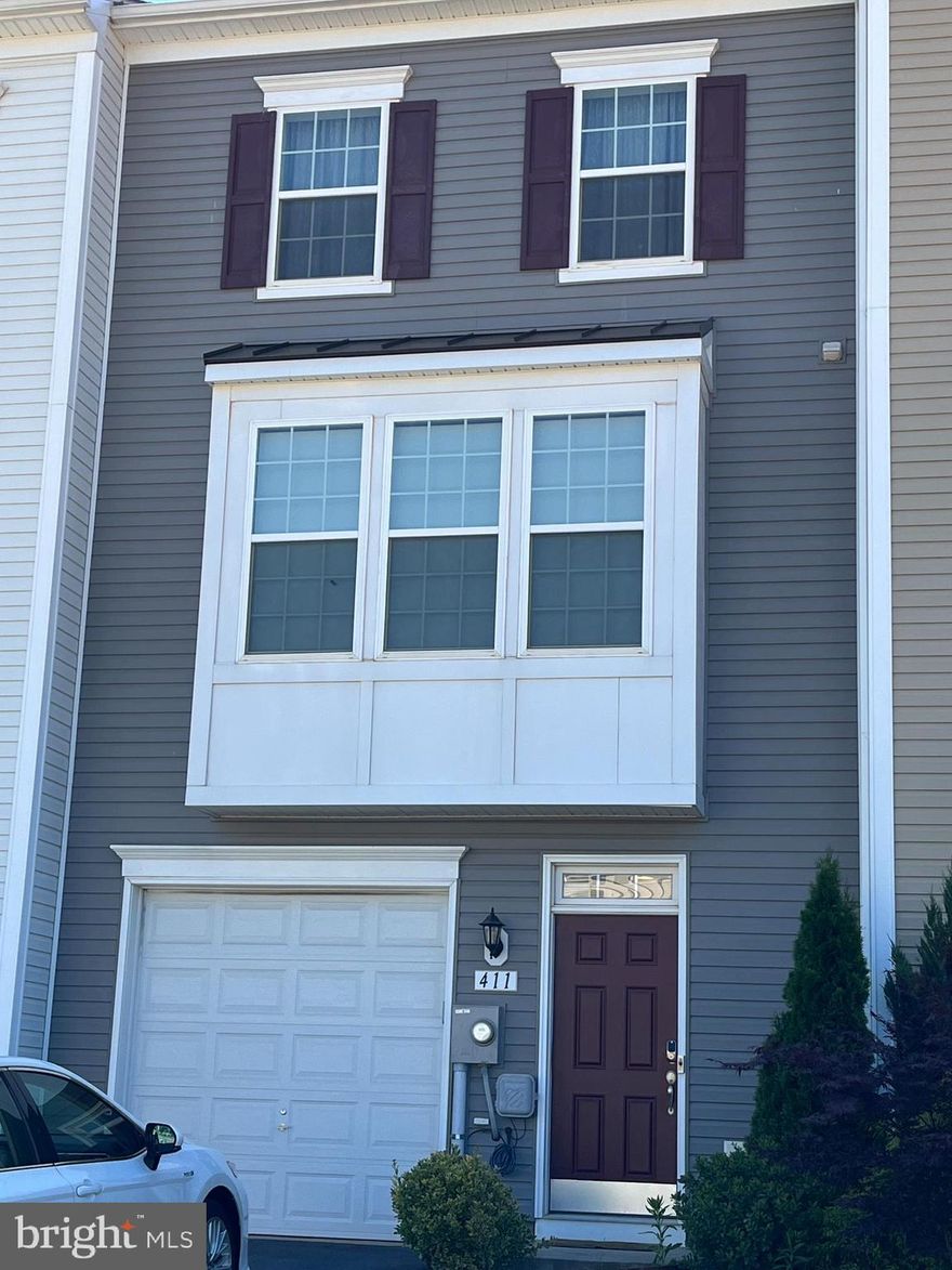 Spacious townhome in Martinsburg Station S/D. Across the street from the Clubhouse, pool, tennis courts, playground and catch and release fishing pond. first level has 1-car garage and fully finished room with full bath. 2nd floor features open floor plan. with Kitchen, dining , and living spaces. Kitchen island, granite countertops and all stainless appliances. 3rd level has laundry room with washer and dryer. Large master suite with garden tub and double stall shower and double vanity and walk-in closet. 2 additional bedrooms and full bath.