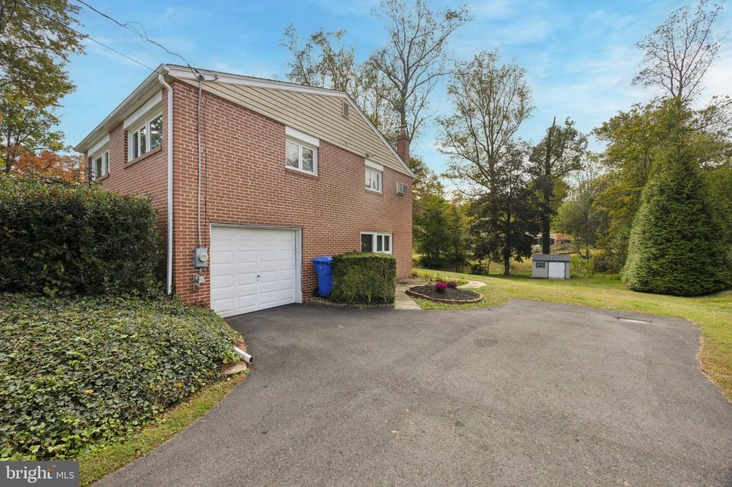 Photo of 34 Wyncroft Drive, MEDIA, PA 19063 (MLS # PADE2101674)