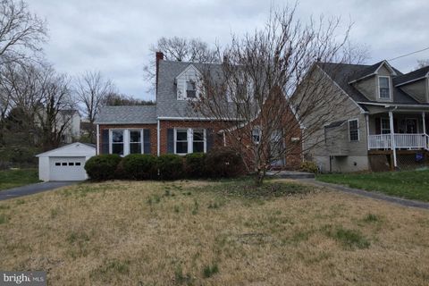 Photo of 411 Kerfoot Avenue, FRONT ROYAL, VA 22630 (MLS # VAWR2013798)