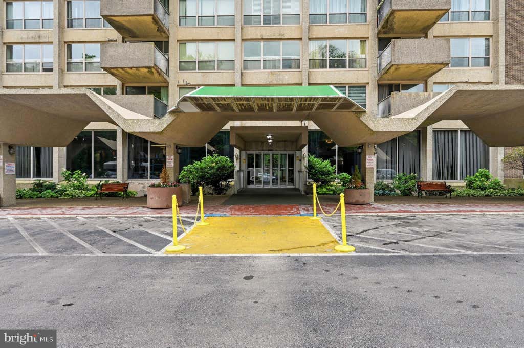 Photo of 1001 City Avenue #E-307, WYNNEWOOD, PA 19096 (MLS # PAMC2174172)