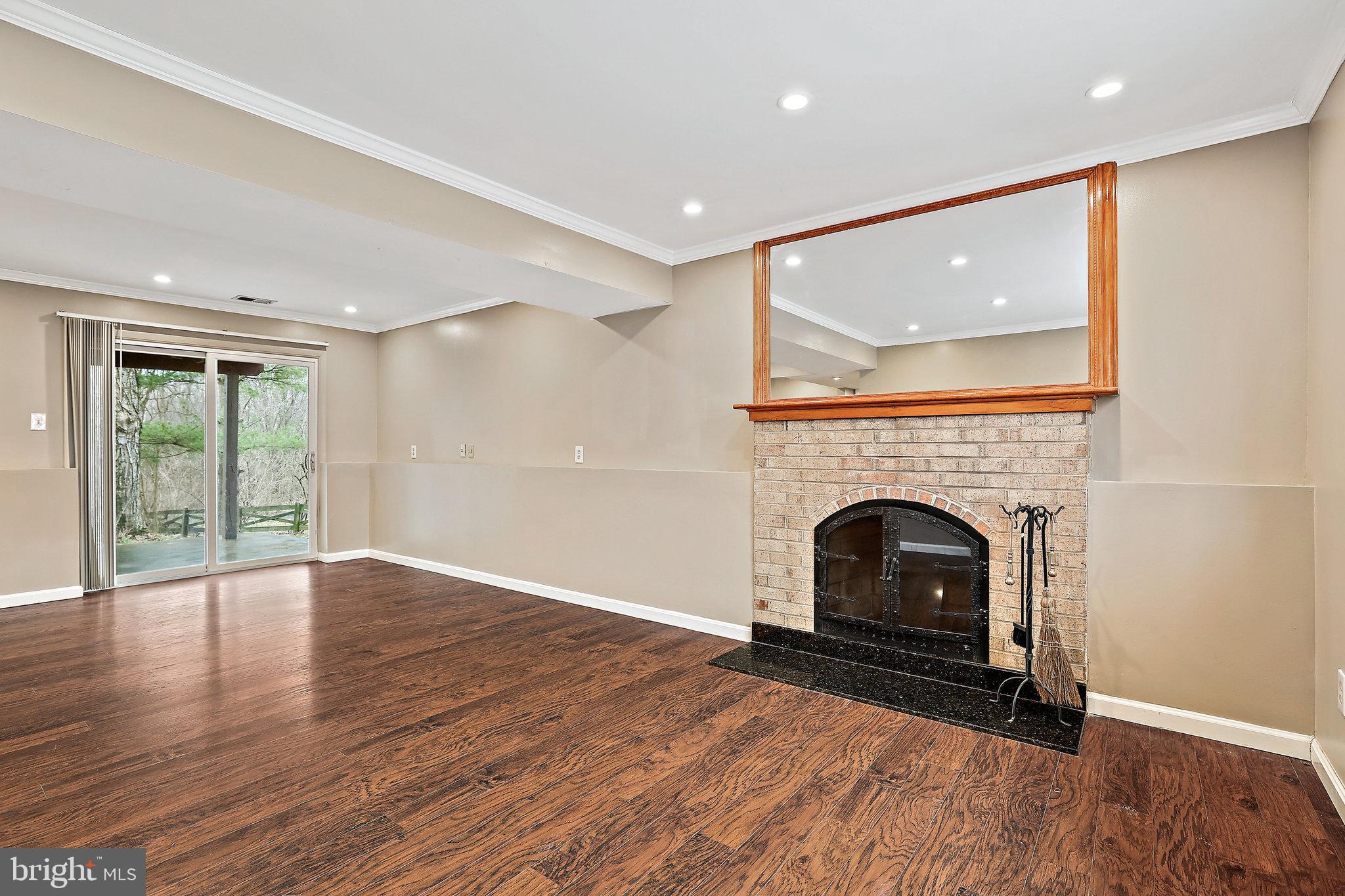 HUNTERS CREEK - Residential