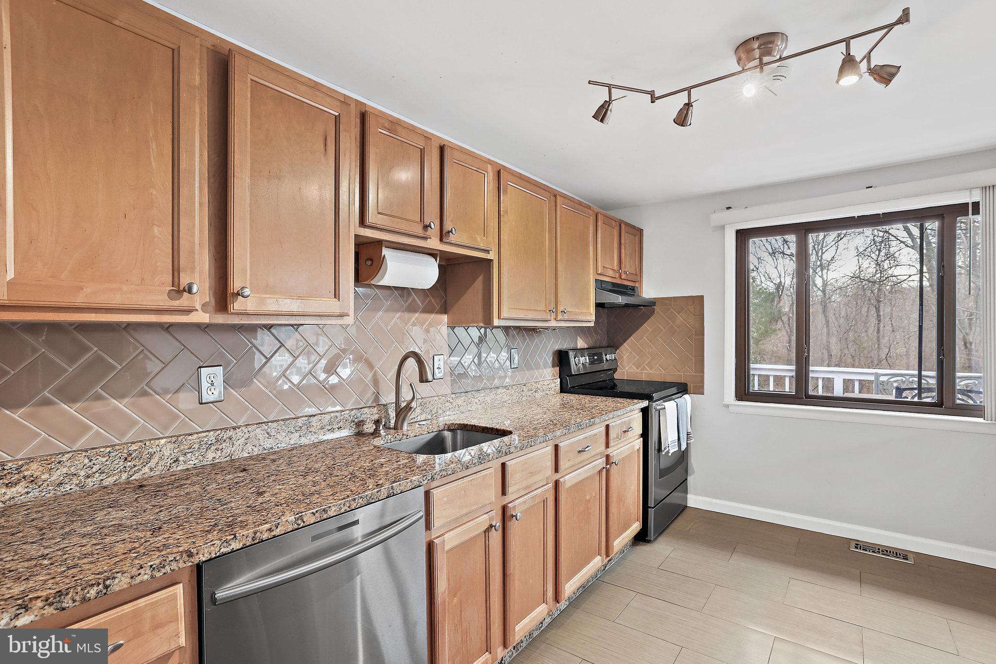 HUNTERS CREEK - Residential