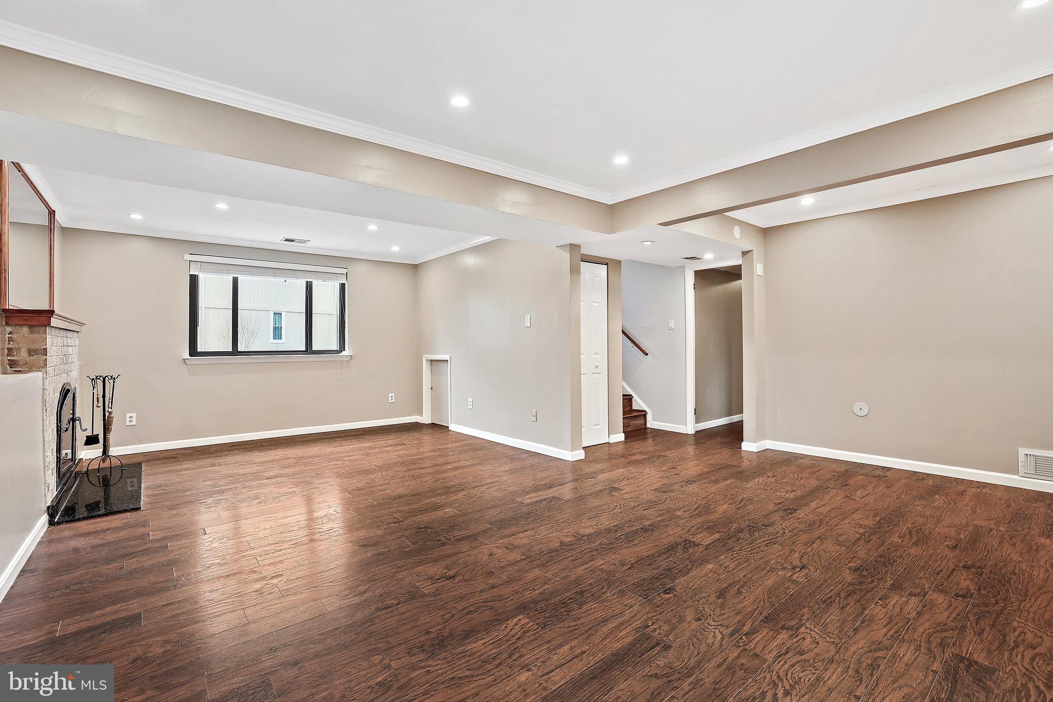 HUNTERS CREEK - Residential