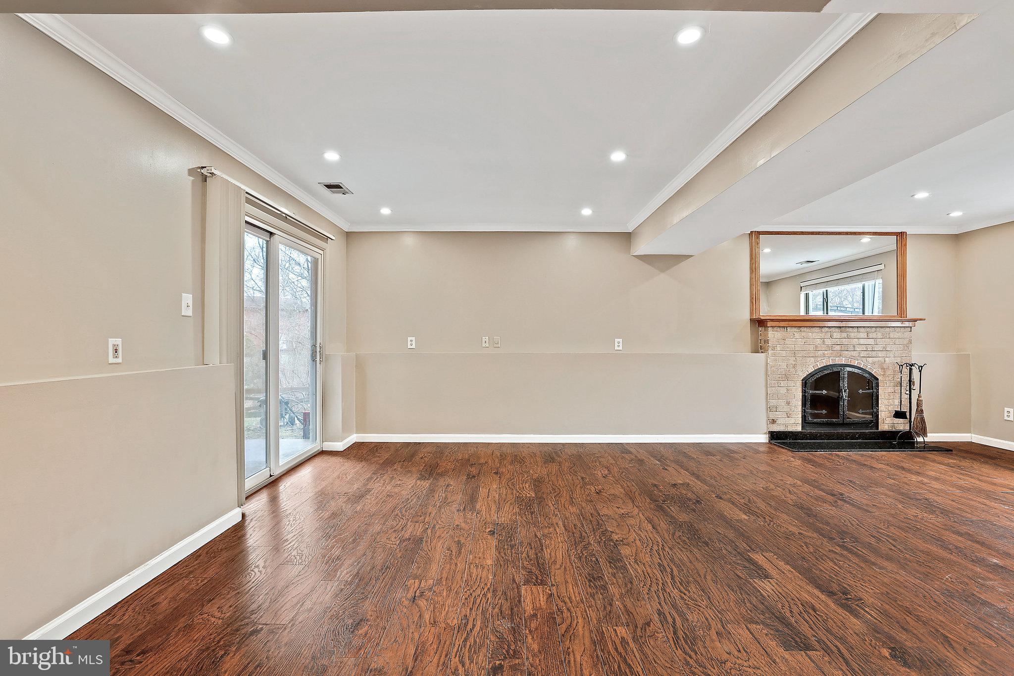 HUNTERS CREEK - Residential