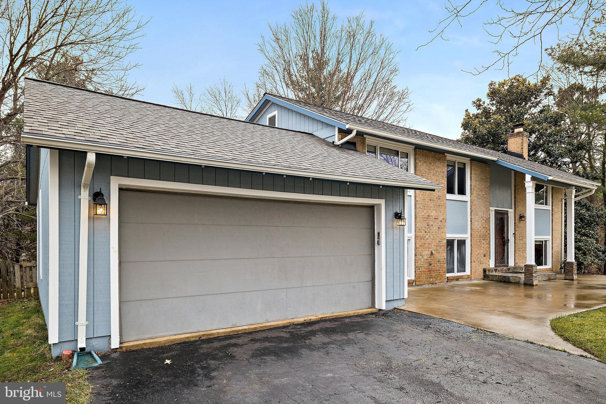 HUNTERS CREEK - Residential