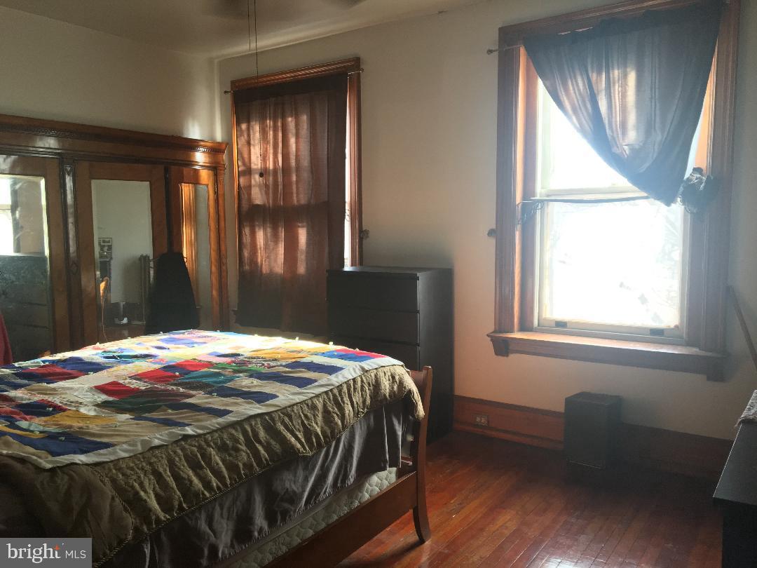 NORRIS SQUARE - Residential Income