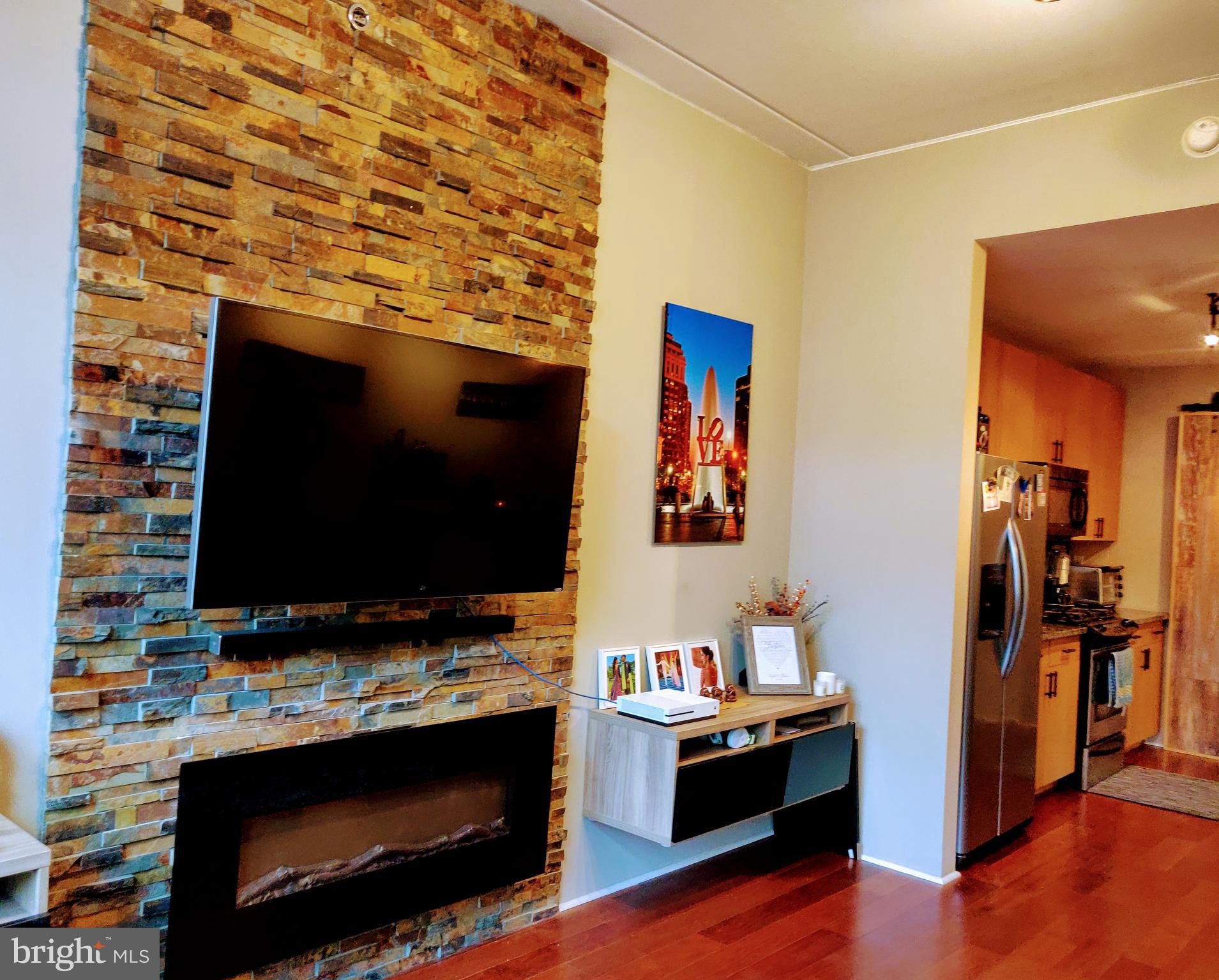 AVENUE OF THE ARTS - Residential Lease