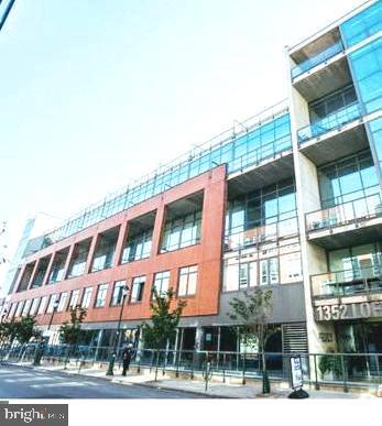 AVENUE OF THE ARTS - Residential Lease